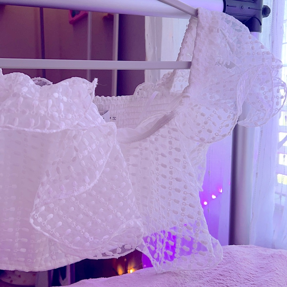 Blu Spero: “Dare To Fail Off Shoulder Lace Crop Top” - Picture 6 of 9